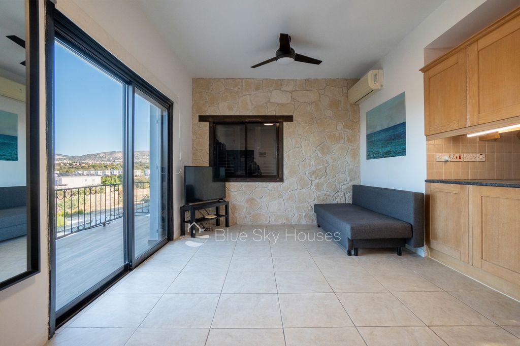 Property photo 1 of 28