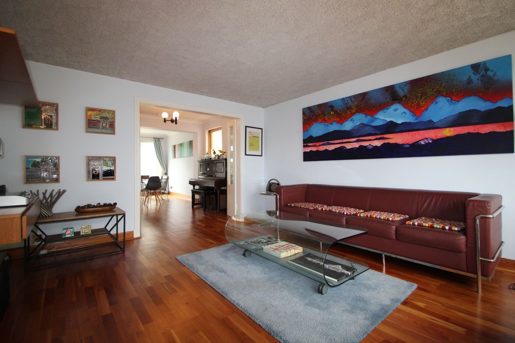 Property photo 2 of 21