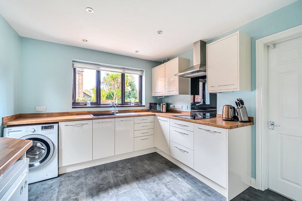 Property photo 3 of 21 Picture No. 22