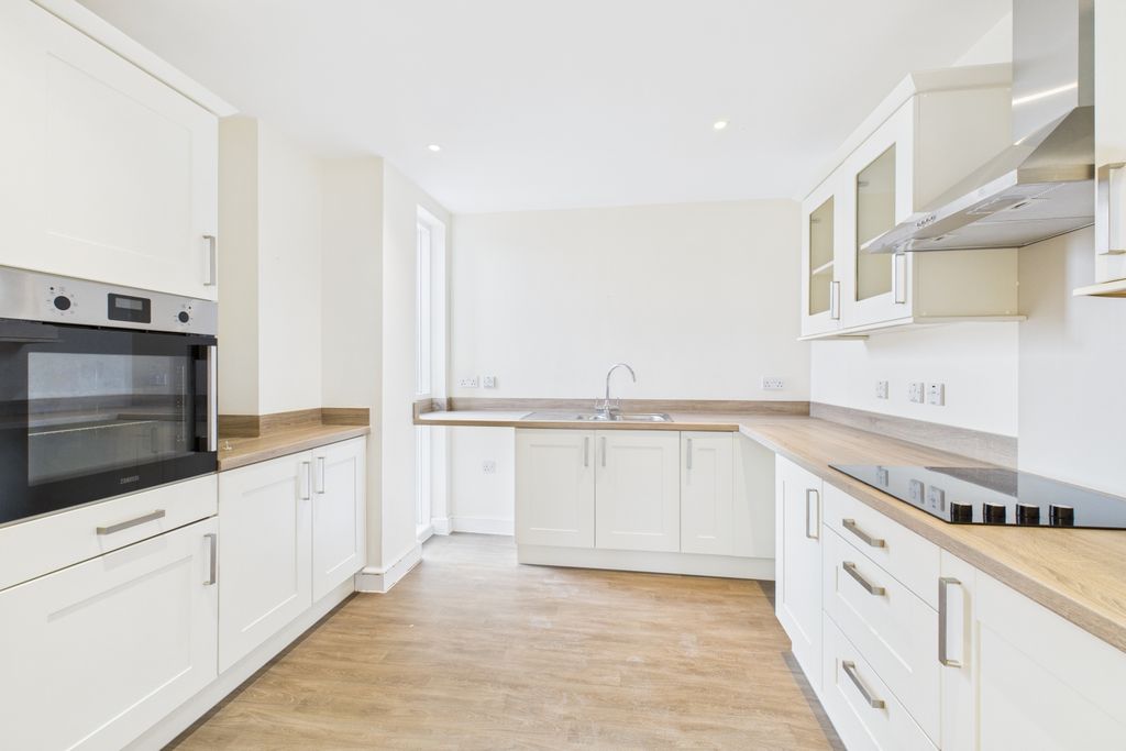 Property photo 2 of 14 Cam03162G0-Pr0397-Still004