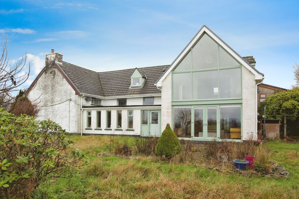 Property photo 3 of 35