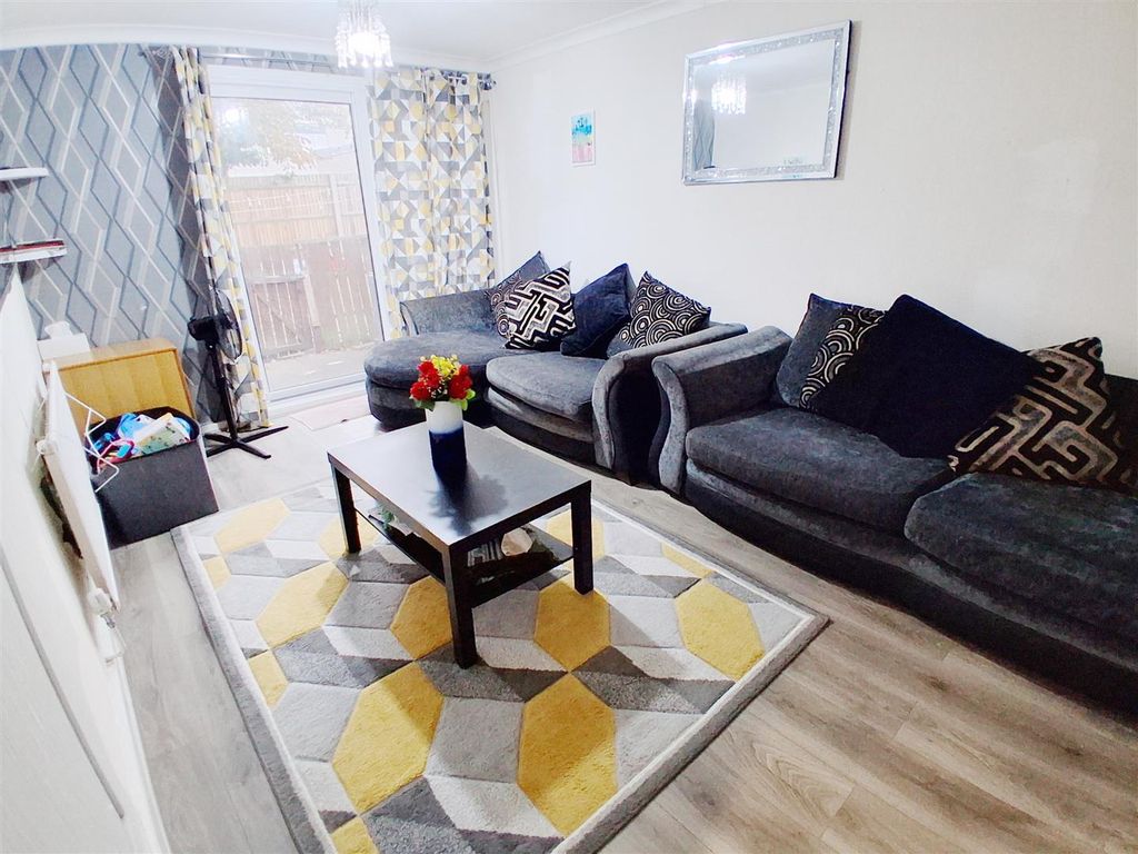Property photo 2 of 12 5
