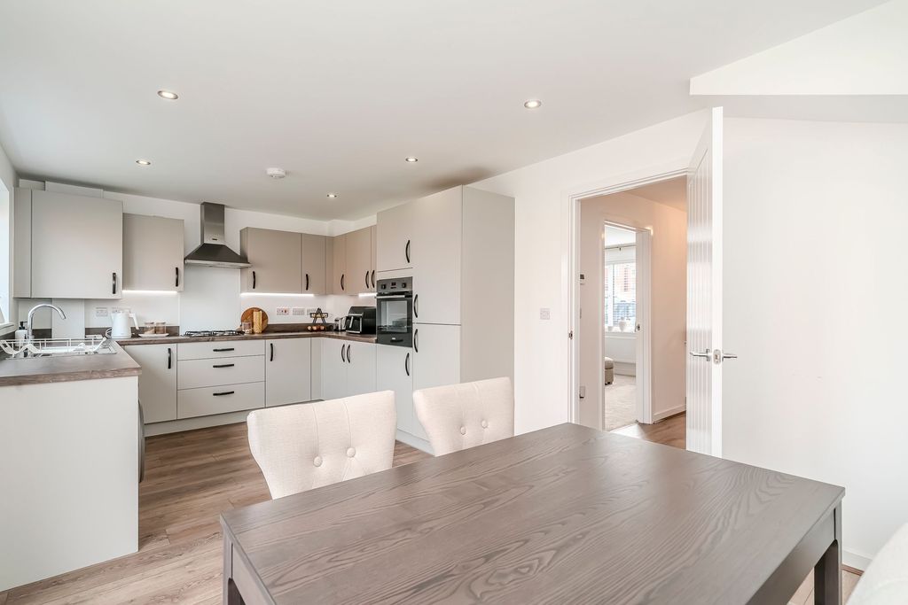 Property photo 3 of 36