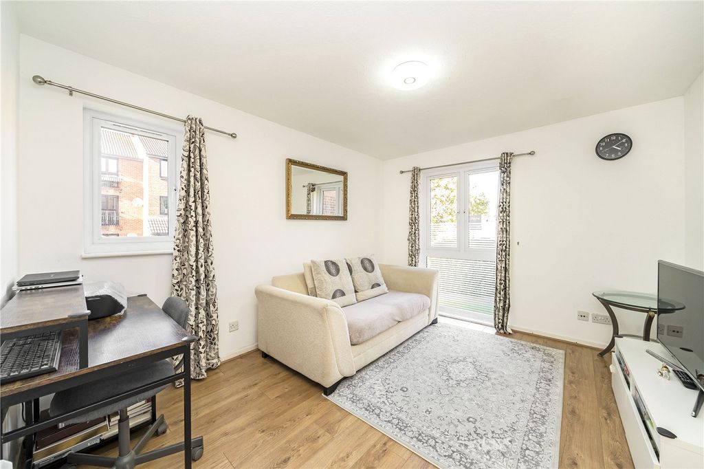 Property photo 3 of 5 Picture No. 01