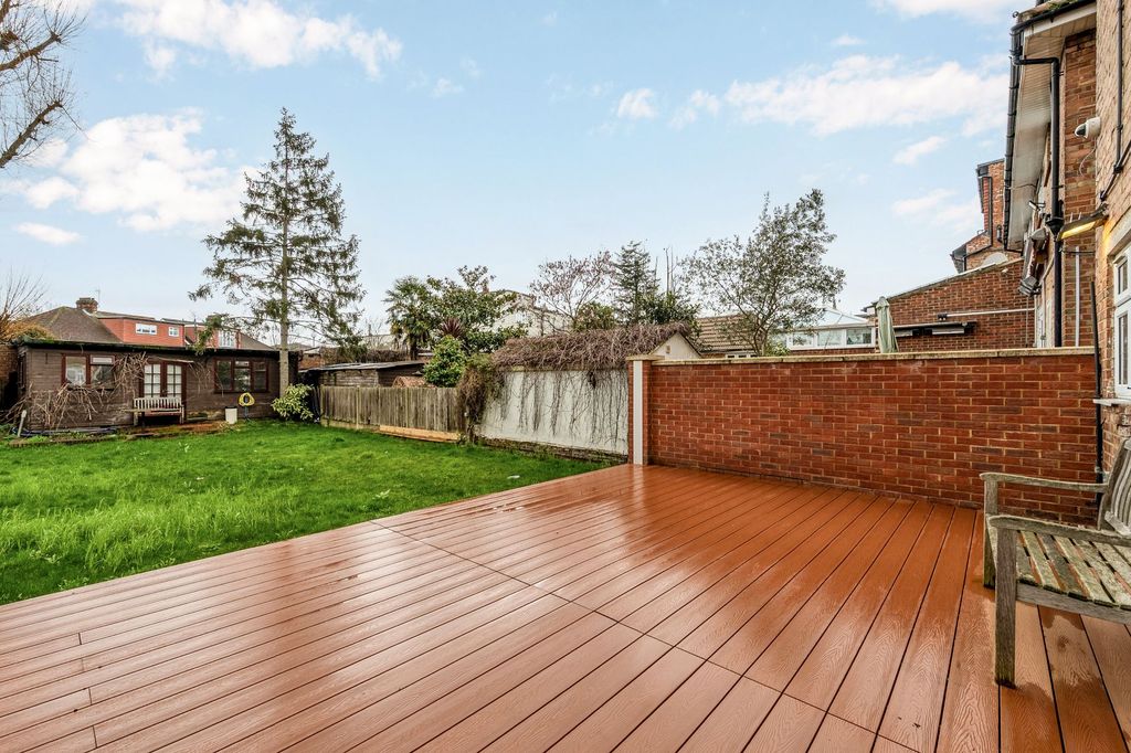 Property photo 3 of 12