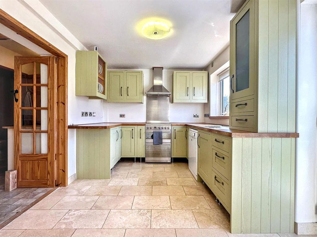 Property photo 2 of 23 Kitchen