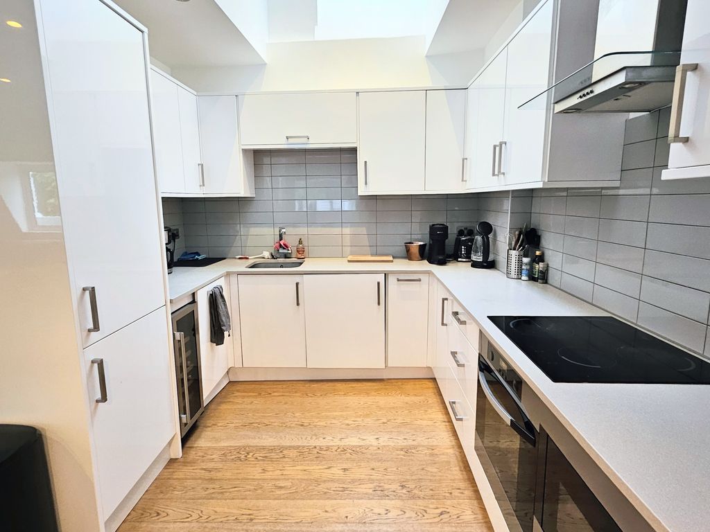 Property photo 2 of 17 Kitchen