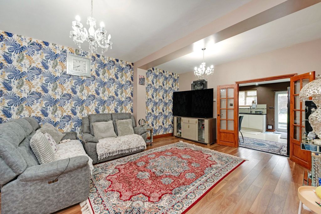 Property photo 2 of 8 Picture No. 01