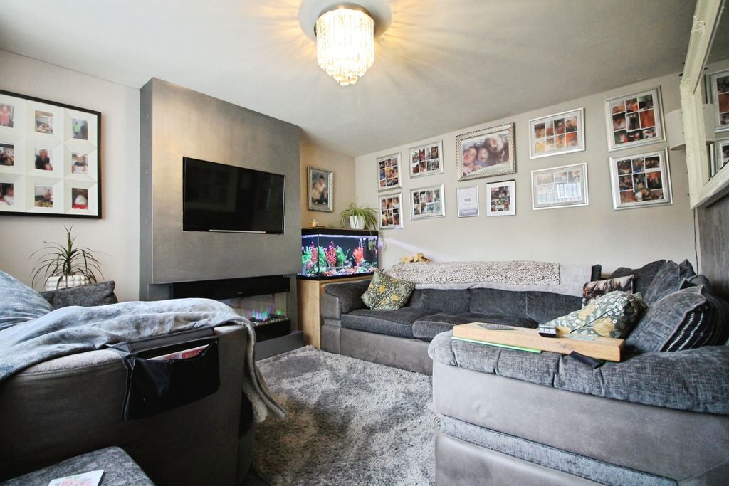 Property photo 2 of 18 Living Room