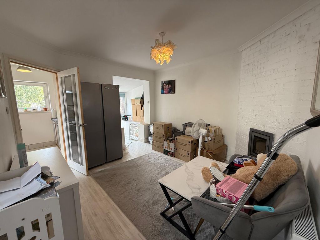 Property photo 3 of 16