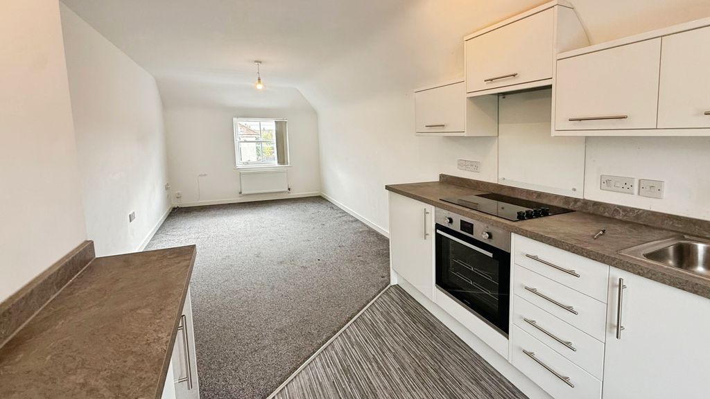Property photo 2 of 8 Kitchen