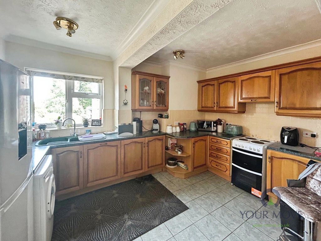 Property photo 2 of 15 Kitchen Area