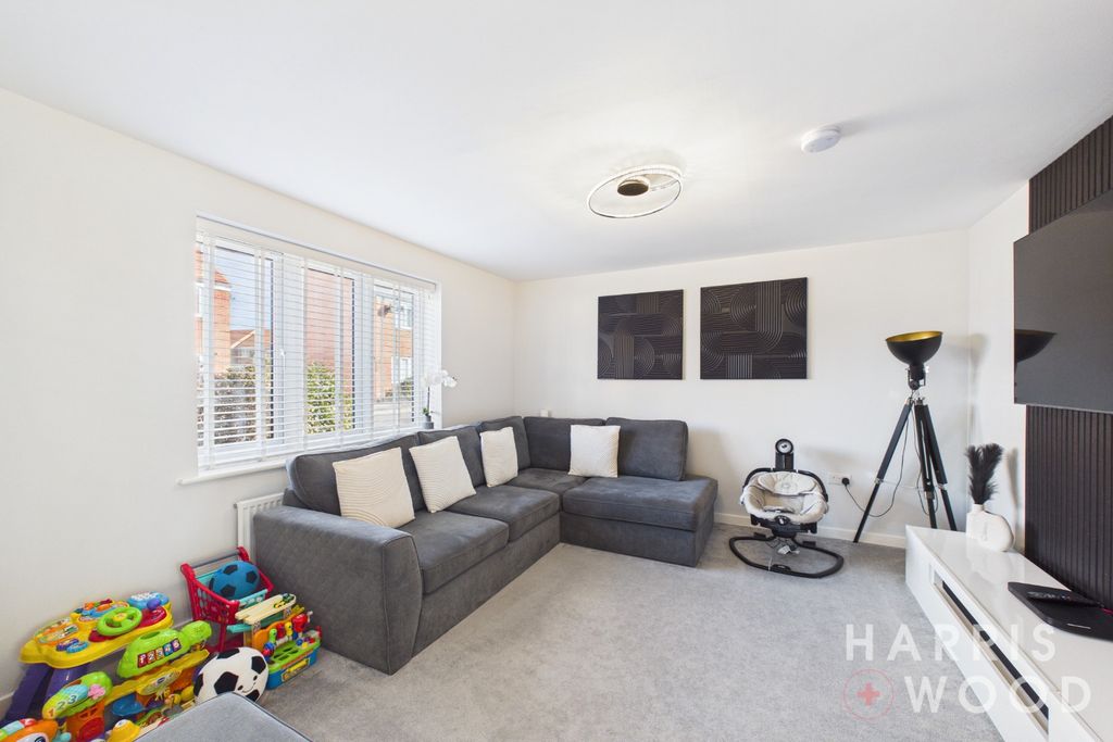 Property photo 3 of 21 5703896