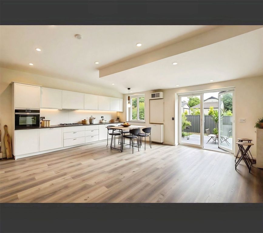 Property photo 3 of 4 Dining Kitchen