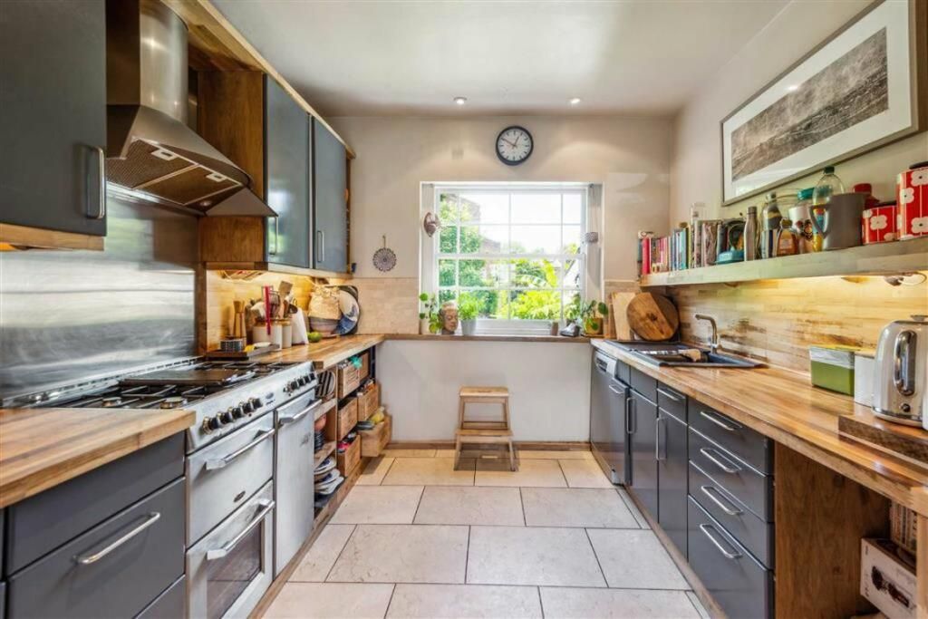 Property photo 2 of 10 Photo 2