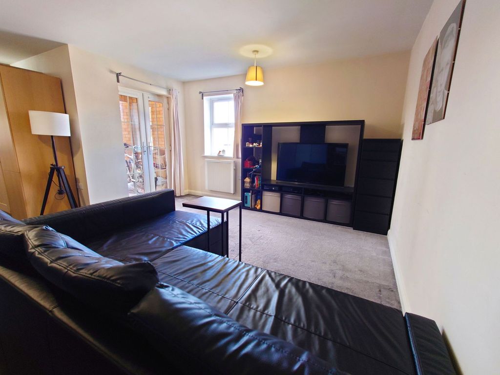 Property photo 3 of 10