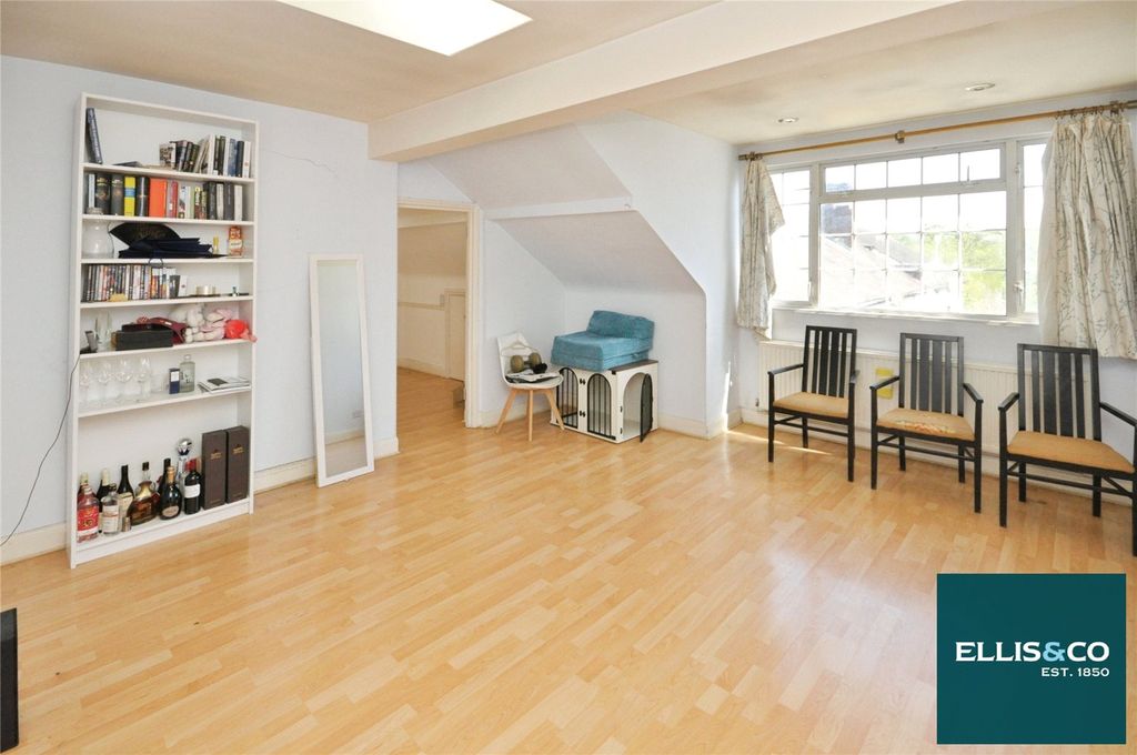 Property photo 2 of 11 Picture No. 09
