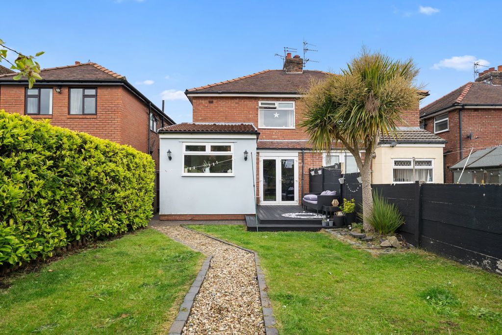 Property photo 2 of 30