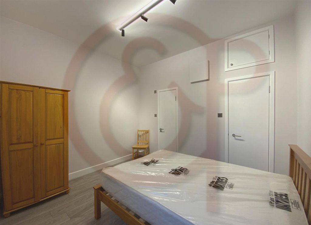 Property photo 3 of 6 Bedroom 1.Jpg