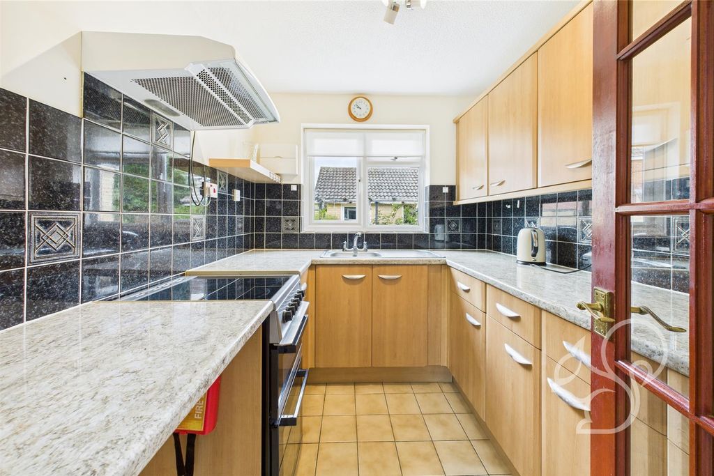Property photo 2 of 17 Kitchen