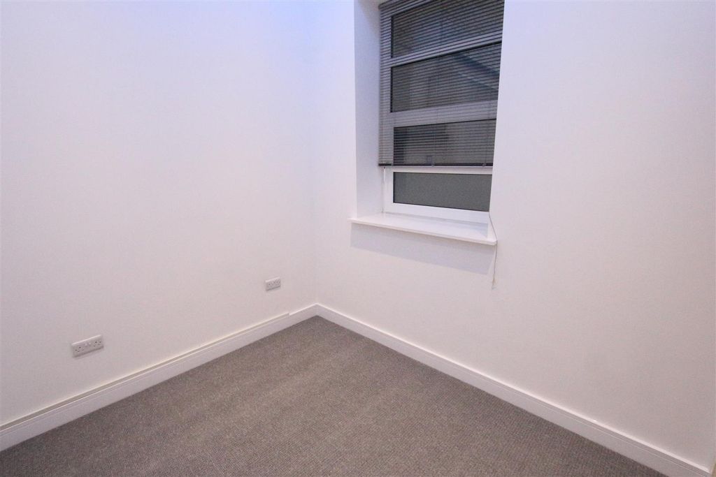 Property photo 3 of 13 Bedroom 2