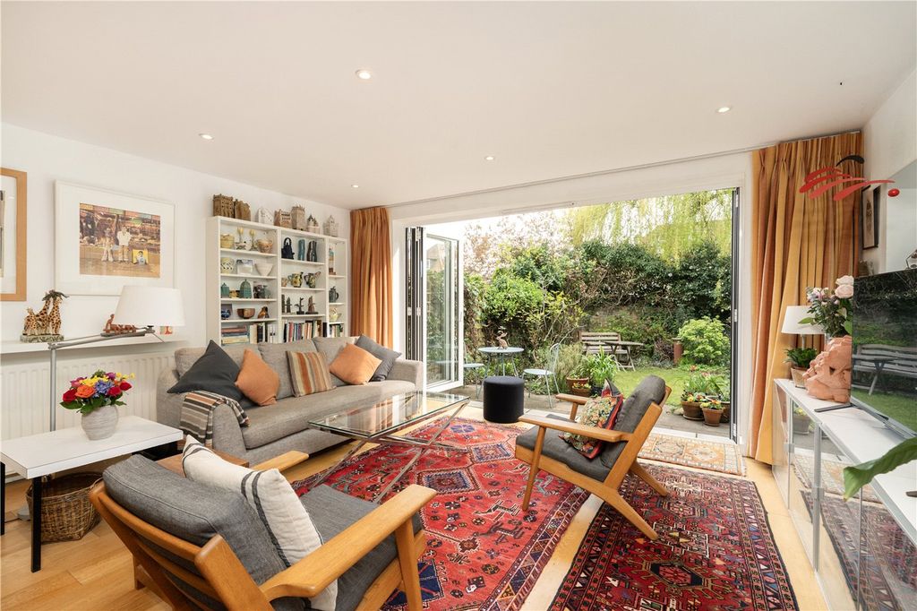 Property photo 2 of 12 Picture No. 15