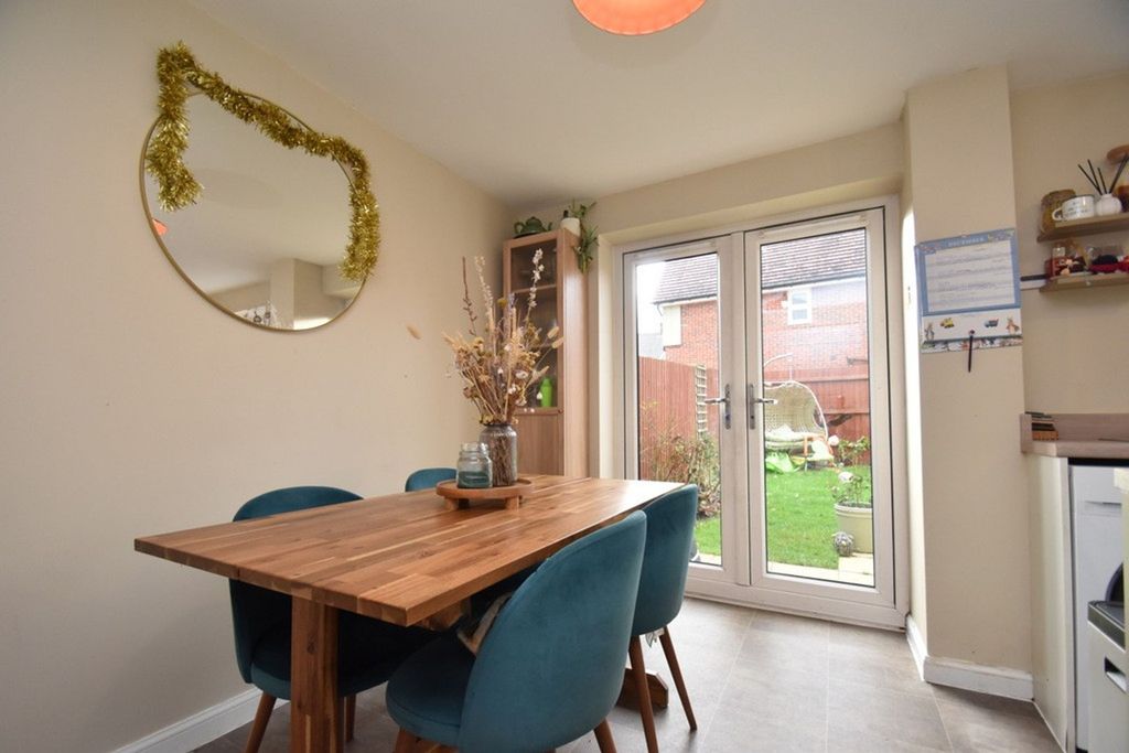 Property photo 2 of 25