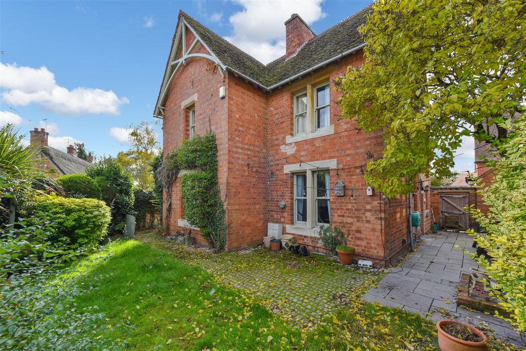 Property photo 3 of 31