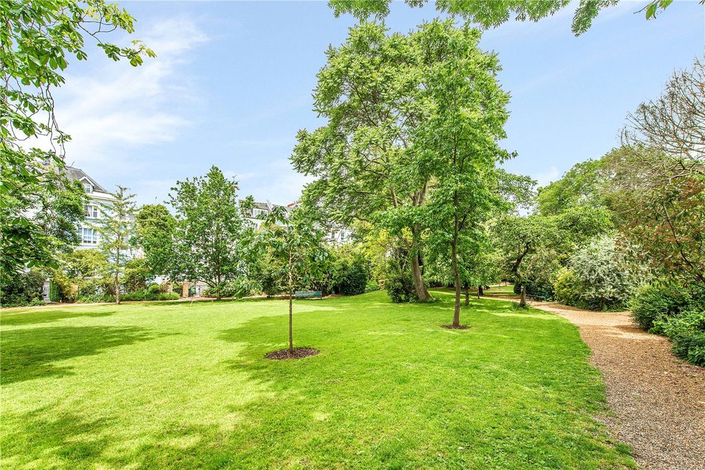 Property photo 2 of 11 Picture No. 17