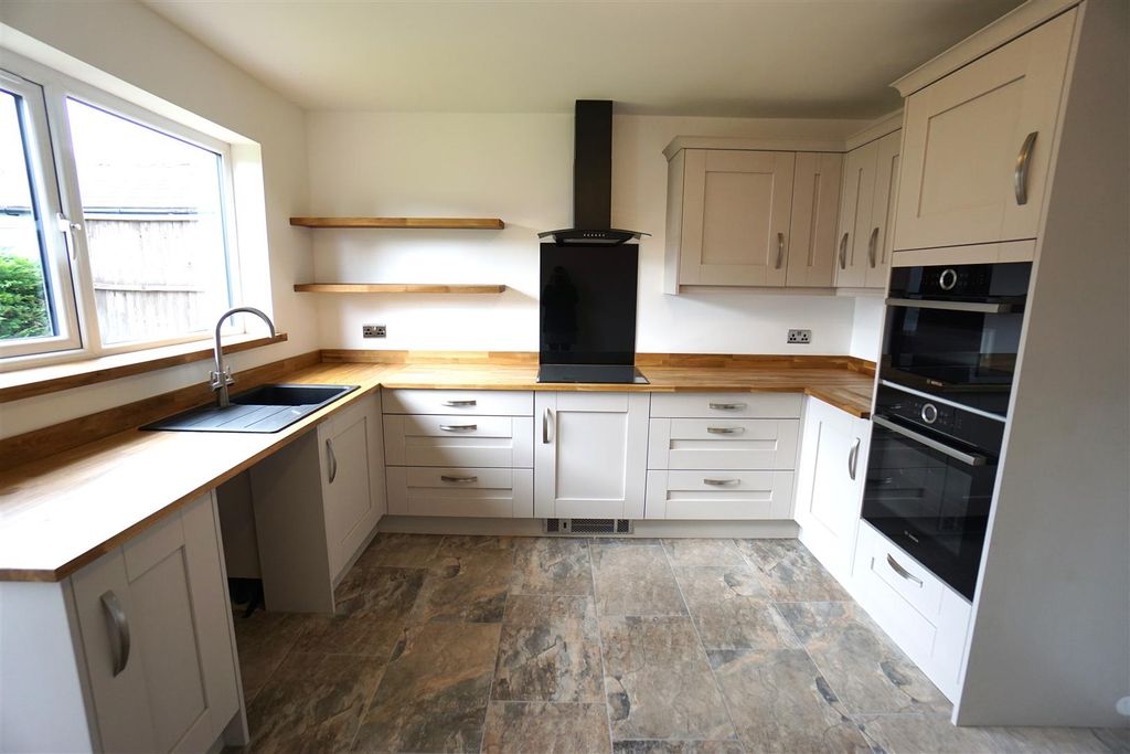 Property photo 2 of 15 Kitchen.Jpg