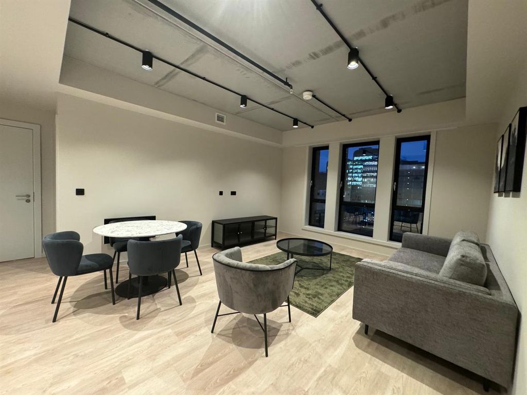 Property photo 2 of 19 Lounge Pic 1