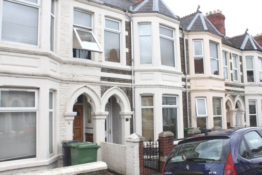 Property photo 2 of 9