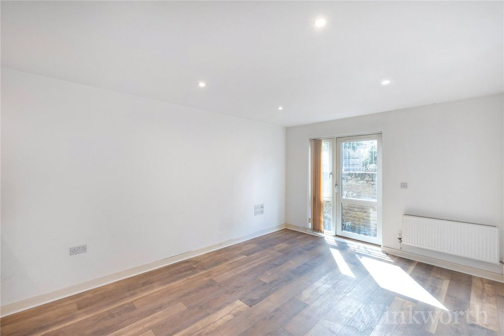 Property photo 2 of 8 Picture No. 01