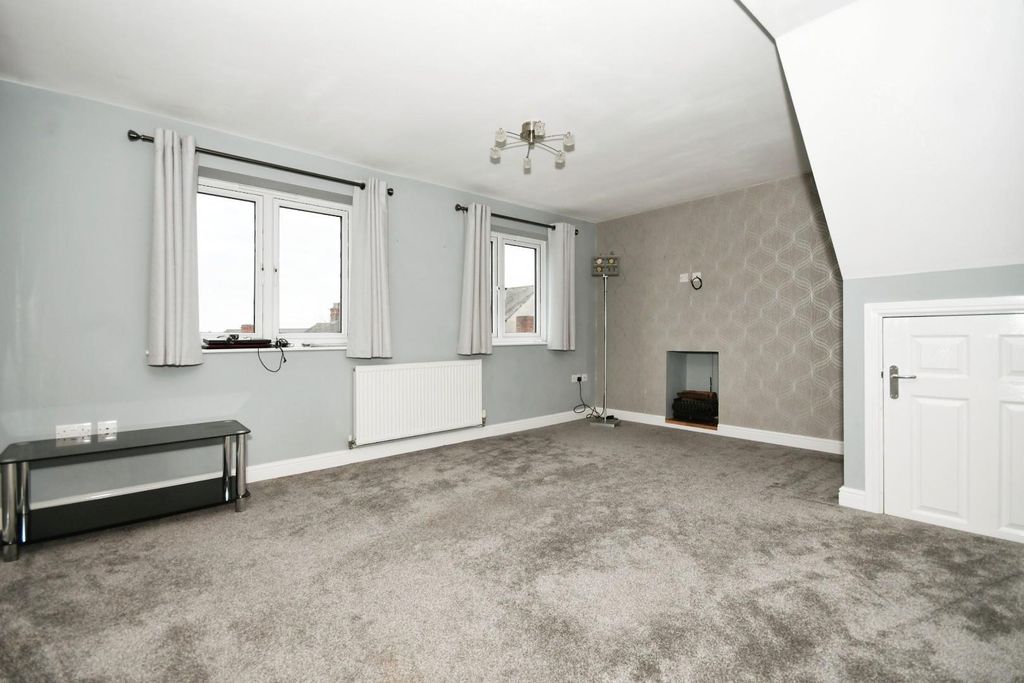 Property photo 2 of 20 Lounge.Jpg