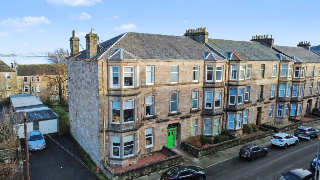 Property photo 2 of 21