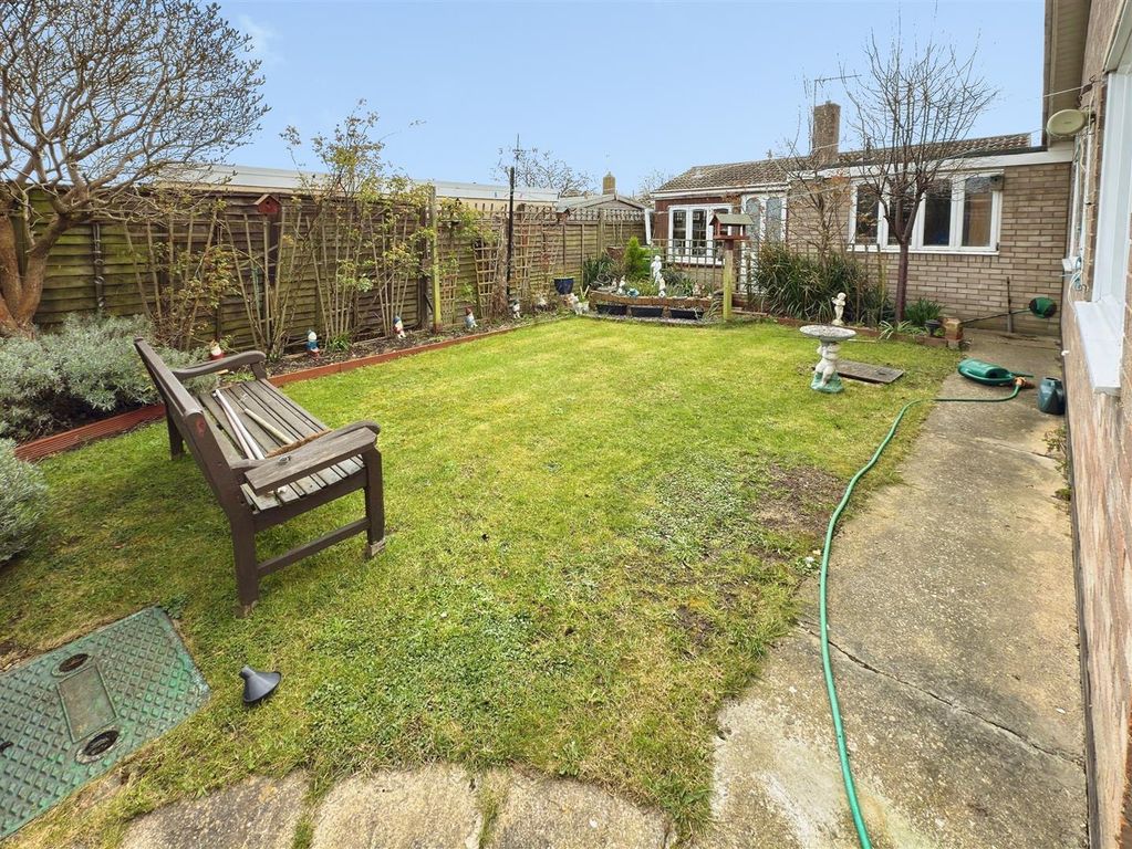 Property photo 2 of 12 Thurne Road  (11).Jpg