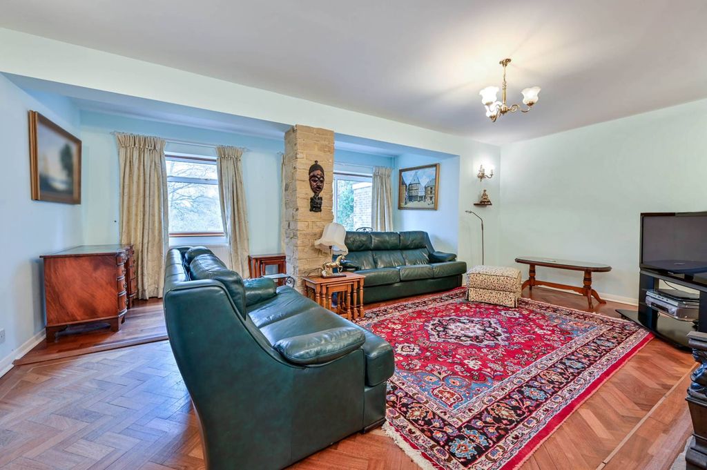 Property photo 3 of 22