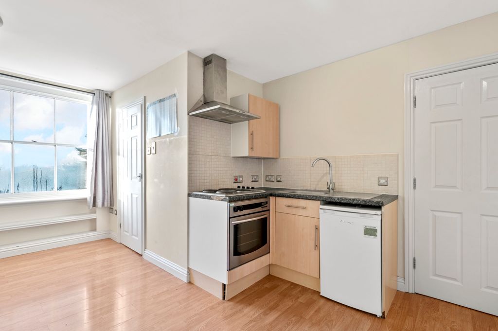 Property photo 3 of 4 Picture No. 12