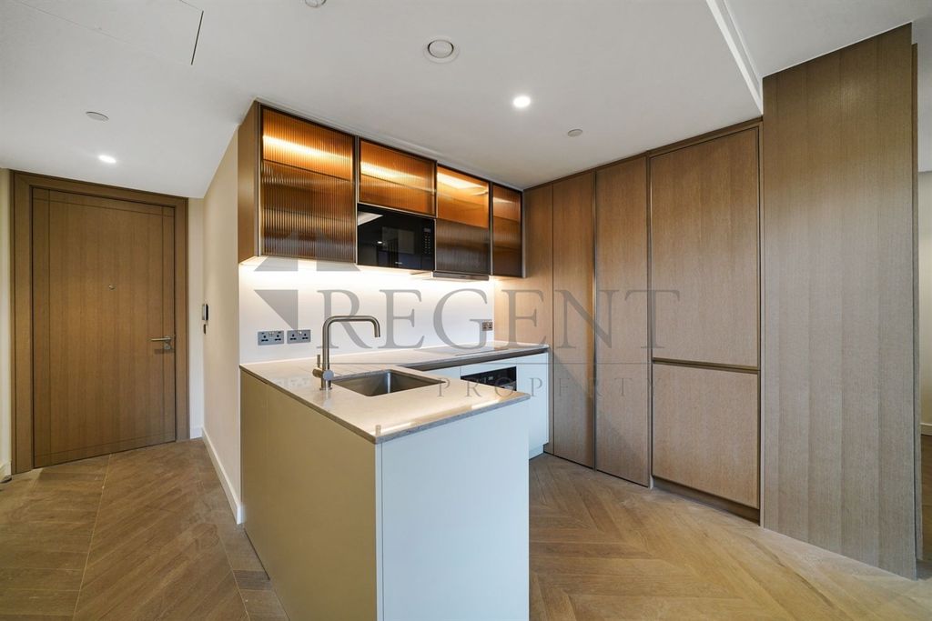 Property photo 3 of 11 Kitchen