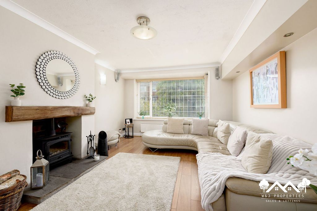 Property photo 3 of 51