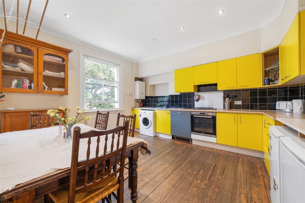 Property photo 1 of 11 Eden Harper Loughborough Road