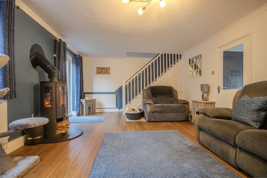 Property photo 3 of 23