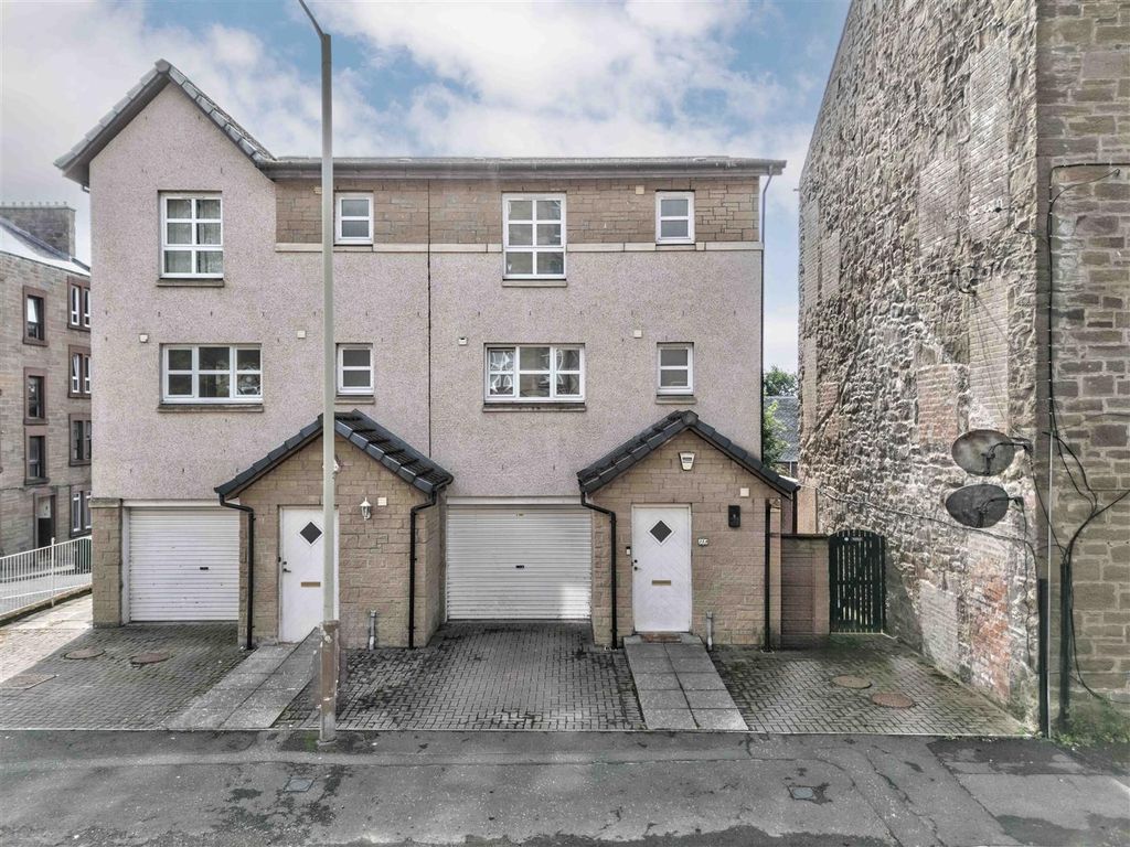 Property photo 1 of 18 21A Cleghorn Street Dundee-15.Jpg