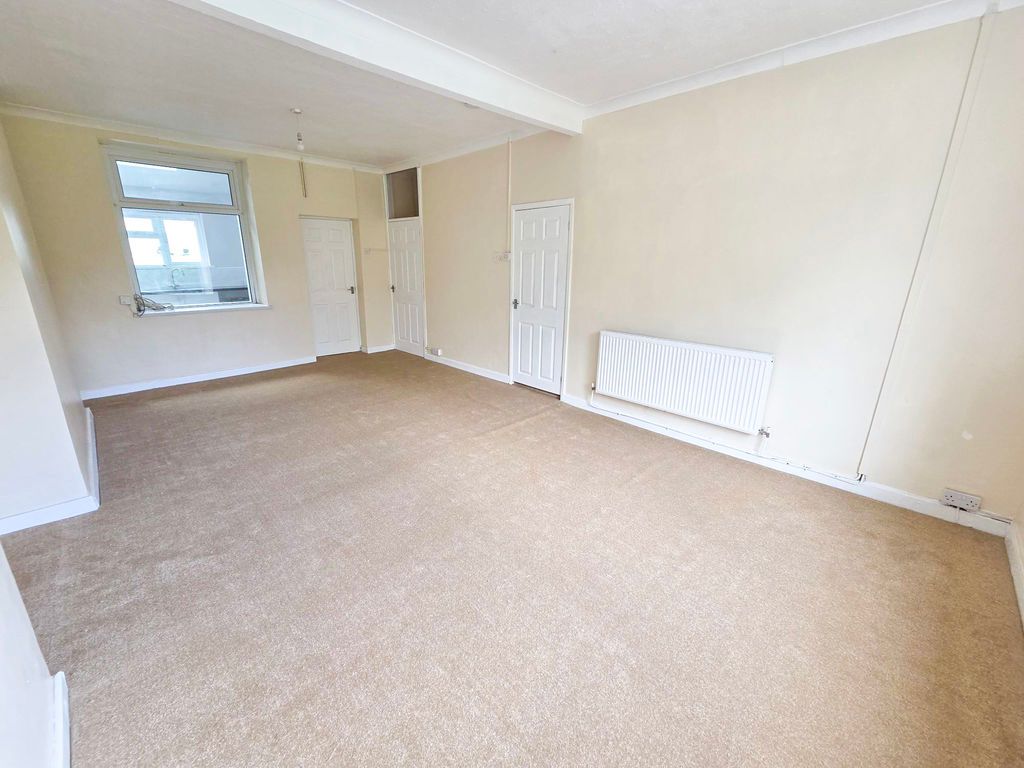 Property photo 3 of 26 Photo 24