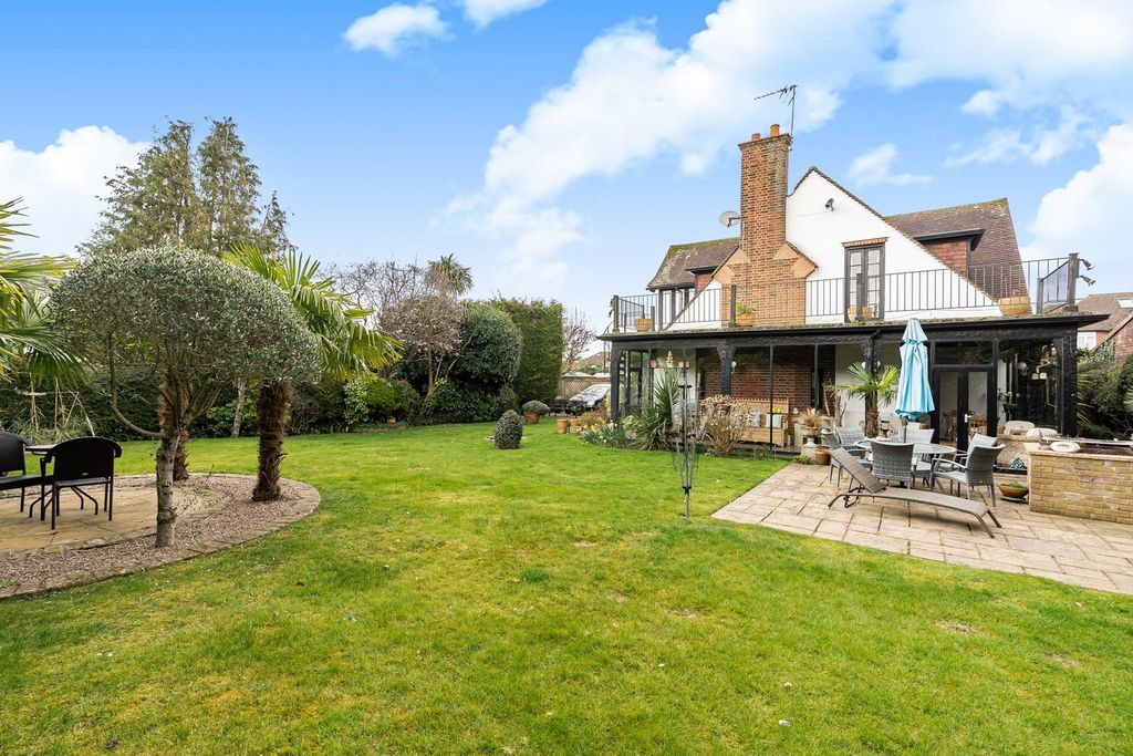 Property photo 1 of 31