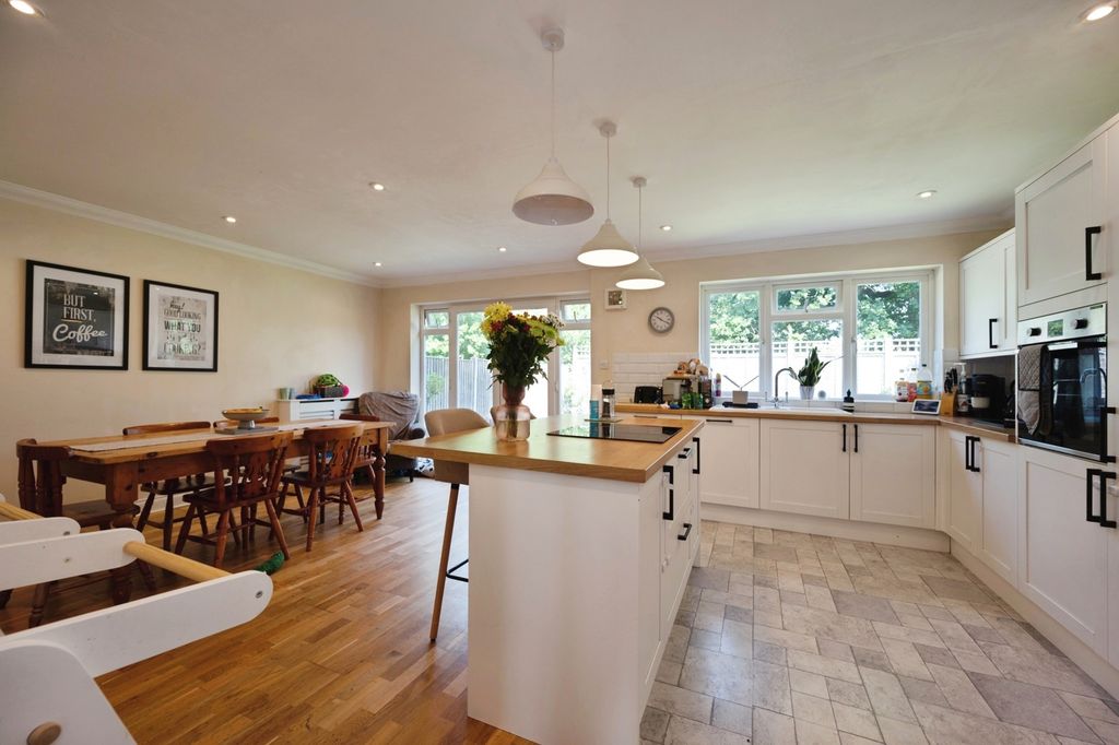 Property photo 3 of 18 Pbox-Img.Jpg