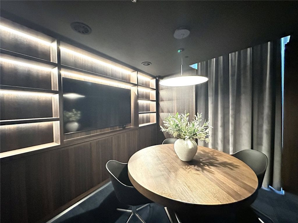 Property photo 2 of 21 Picture No. 23