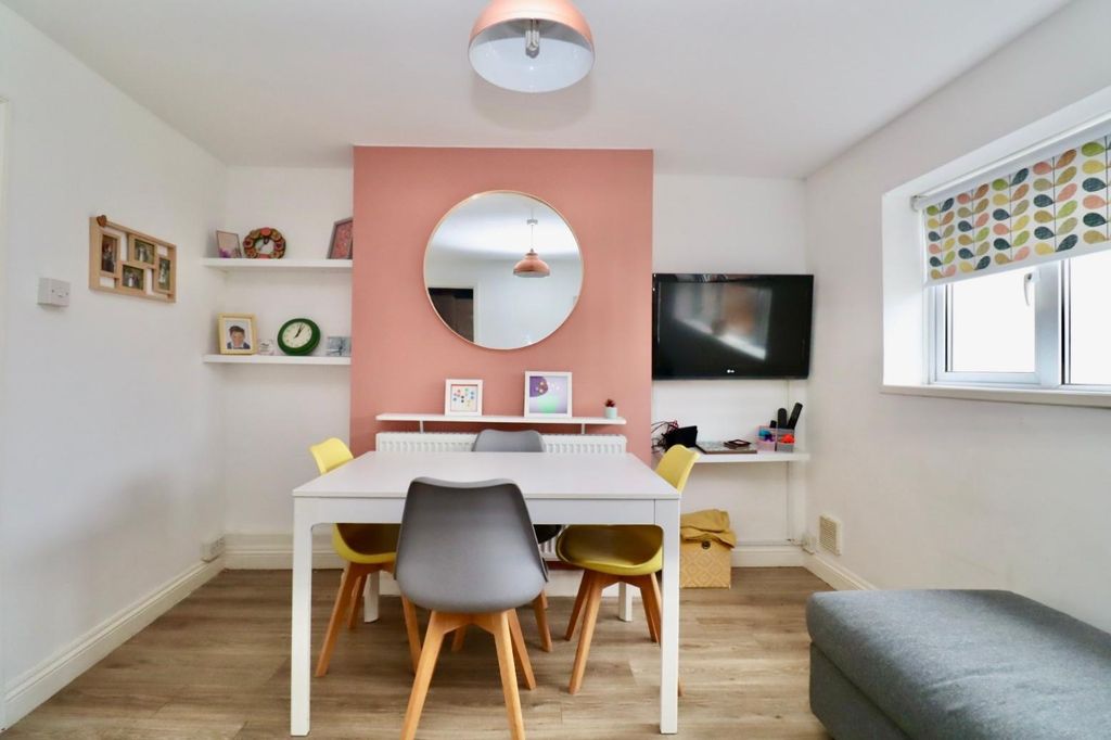 Property photo 2 of 20 Dining Room