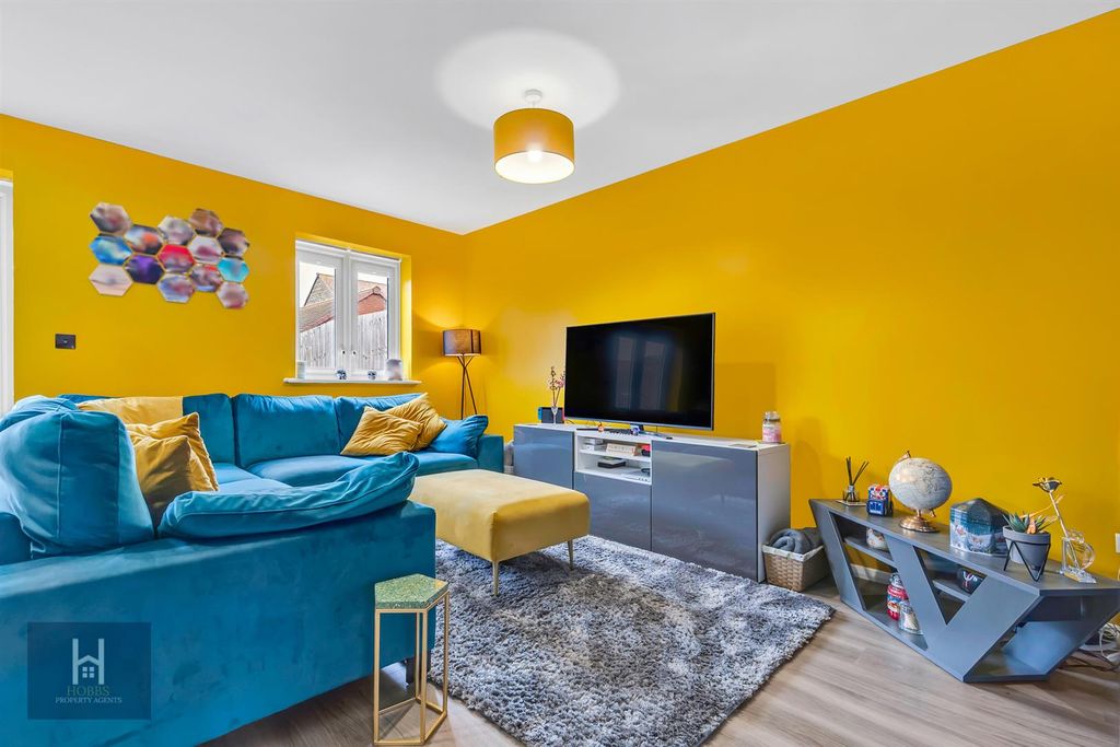 Property photo 3 of 16 111.Jpeg