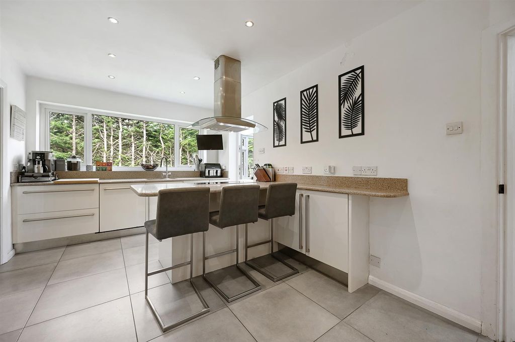 Property photo 3 of 16 Kitchen